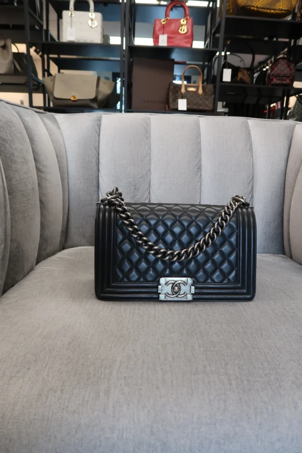 Chanel Old Medium Boy - Image 3