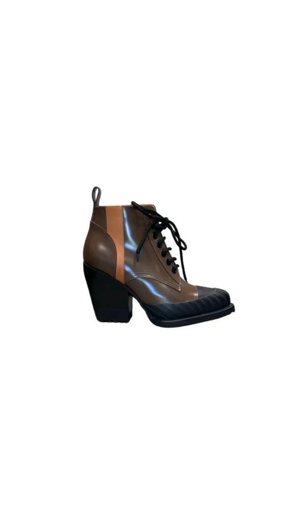 Chloe Lace Up Boots (38)