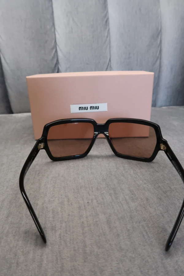 Miu Miu Oversized Mask Sunglasses - Image 4