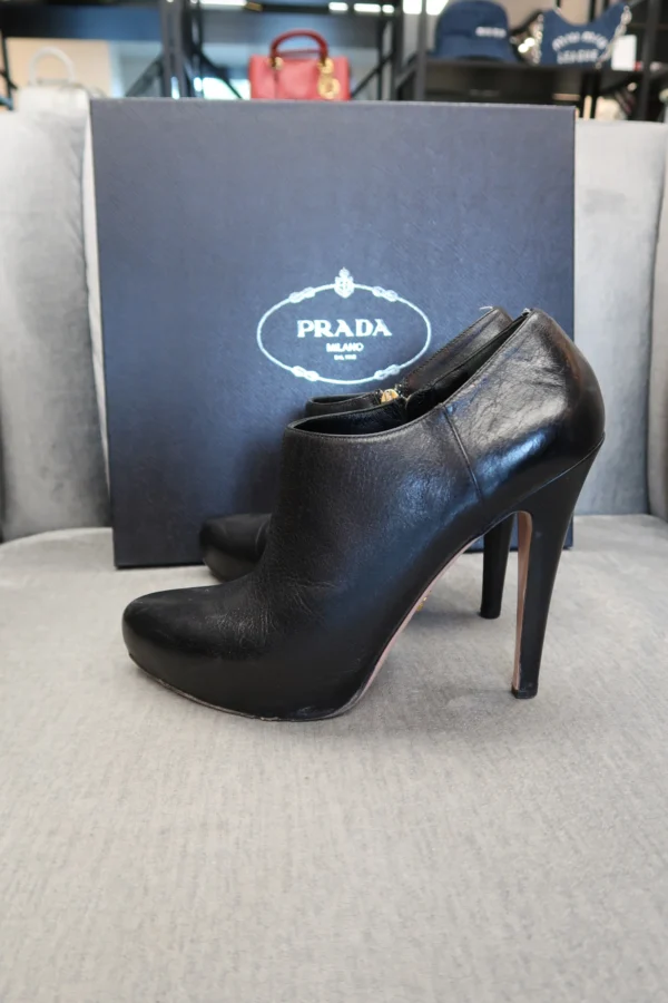 Prada Calzature Donna Booties (38.5) - Image 4